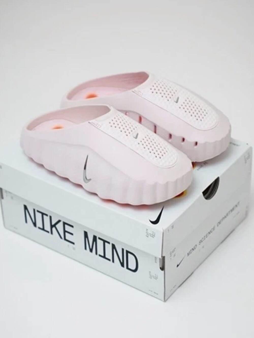 ***RUNS SMALL*** Women's Unisex Size 7 Nike Mind 001 Pink Pearl Slide Mule - Picture 6 of 7